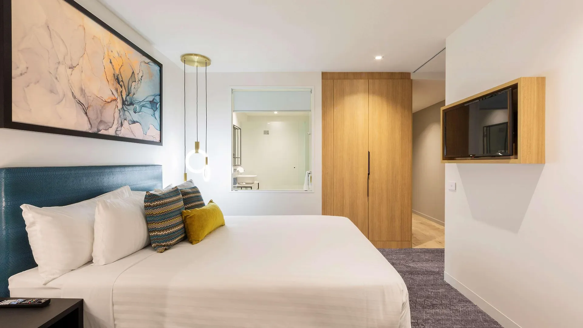 Mercure Canberra Belconnen 4*,